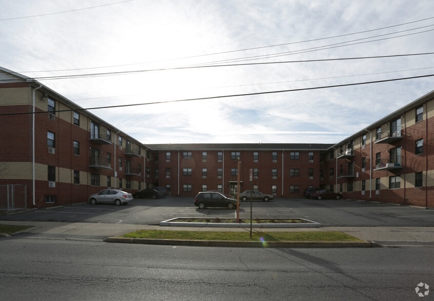Butler Arms Apartments - Hampton Commons