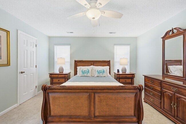 Building Photo - 4363 Spa Dr