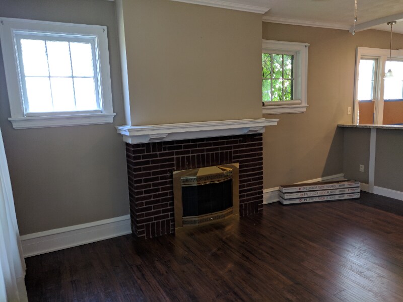 Building Photo - 72 William St