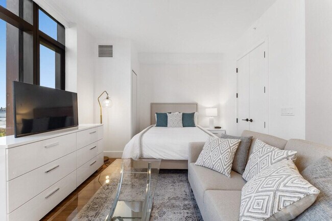 Building Photo - 219 Bay 31st St