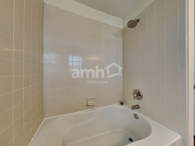 Building Photo - 257 Bannock Dr