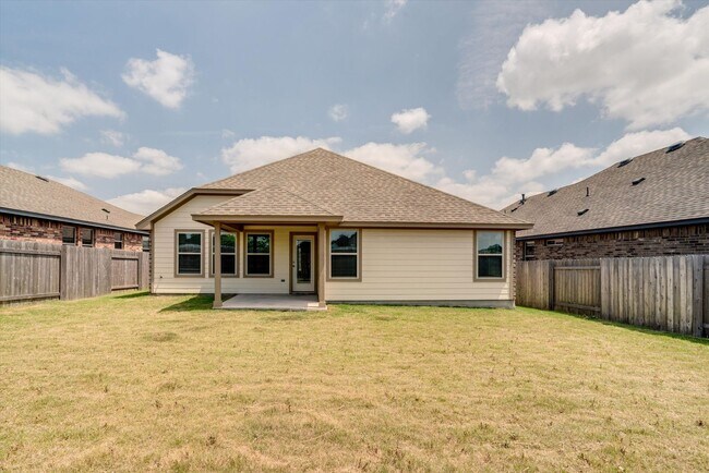 Building Photo - 3500 Pauling Loop