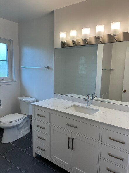 Building Photo - 1332 Greenwillow Ln