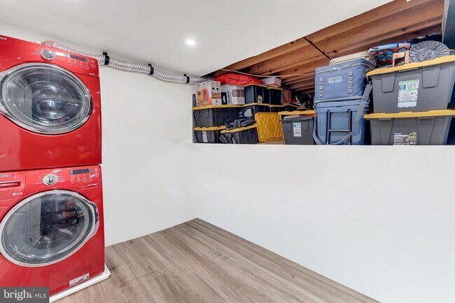 Building Photo - 8271 Raindrop Way