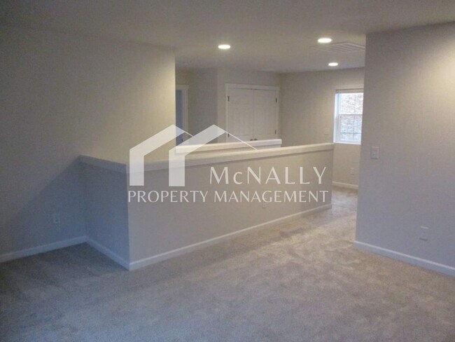 Building Photo - 3 Bedroom, 2.5 Bathroom Andasio Villiage Home in Port Orchard