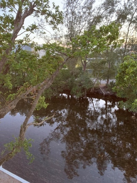 Building Photo - 1400 NE 57th St