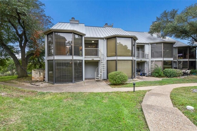 Building Photo - 195 World of Tennis Sq