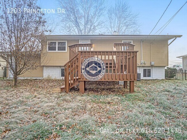 Building Photo - 1203 Princeton Dr