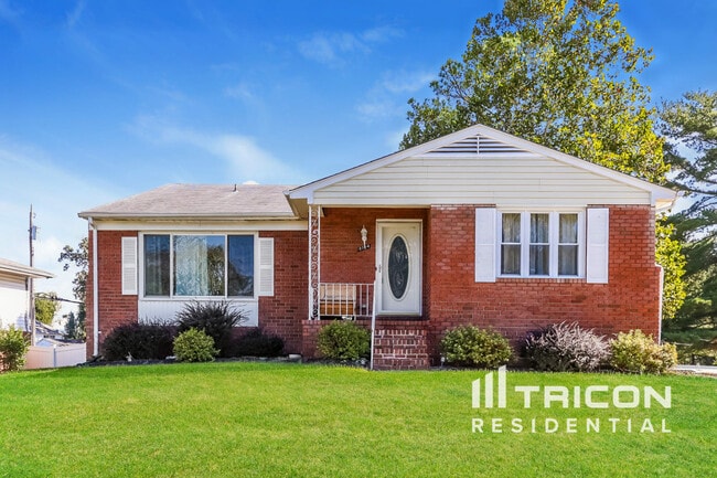 Building Photo - 8104 Streamwood Dr