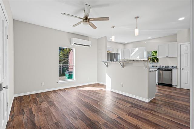 Building Photo - 1711 Halsell St