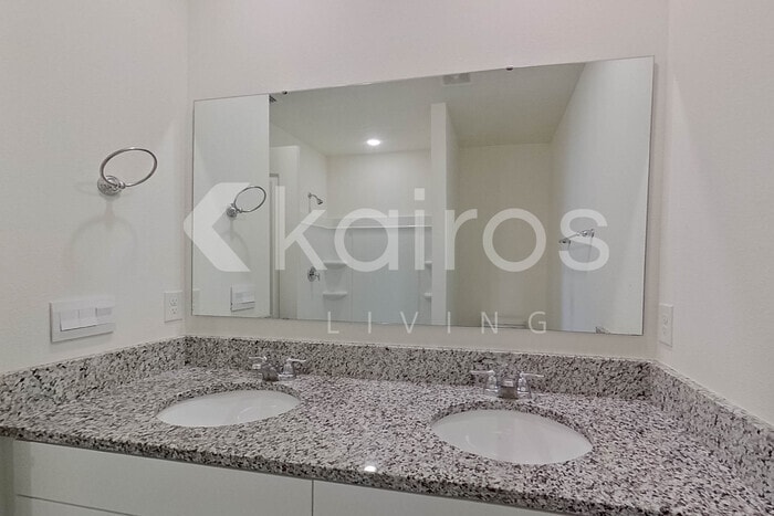 Building Photo - 32024 Katelin Cir