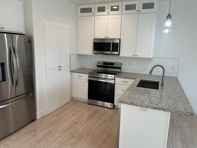 Building Photo - Old Farm Townhomes