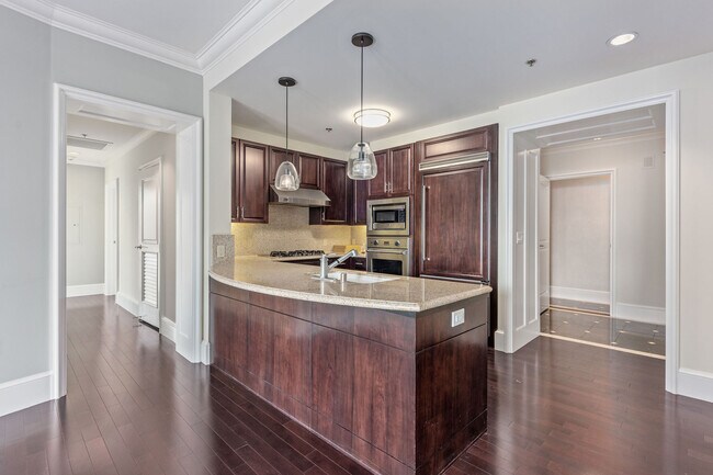 Building Photo - 690 Market St