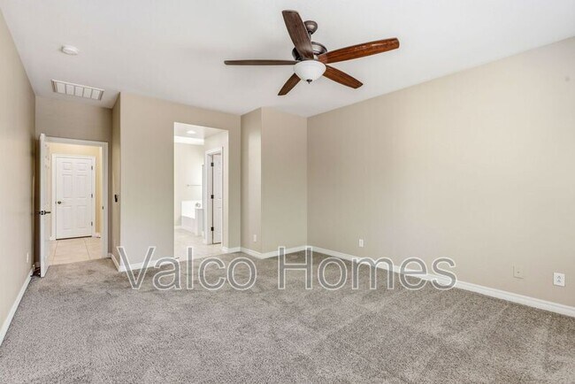 Building Photo - 2717 E Ficus Way