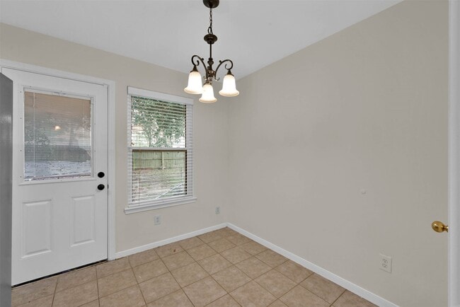 Building Photo - 24011 Pinecreek Point