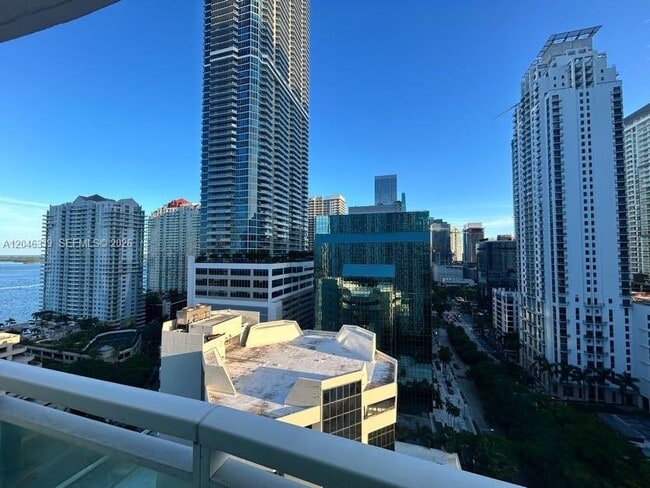 Building Photo - 951 Brickell Ave