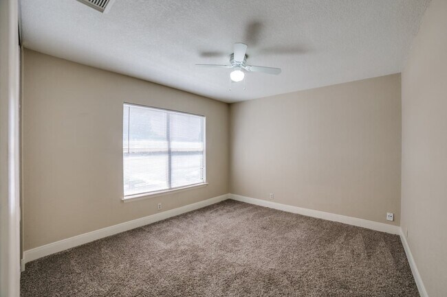 Building Photo - 7739 Alverstone Way