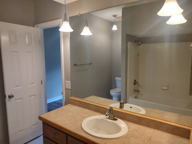 Building Photo - 304 Holly Hill Rd