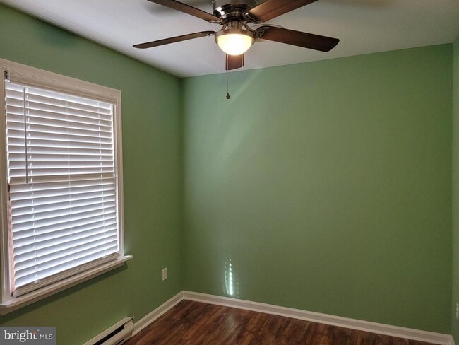 Building Photo - 28 Lincoln Ave