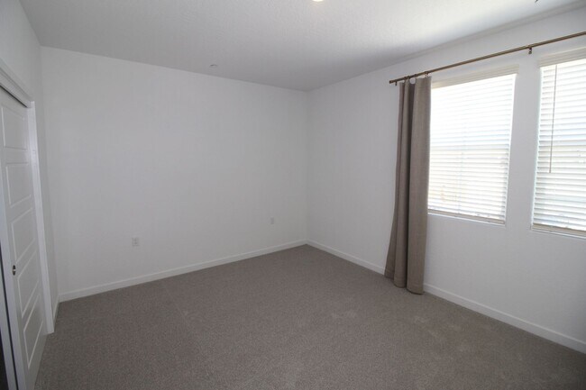 Building Photo - 6137 W Ramona Wy
