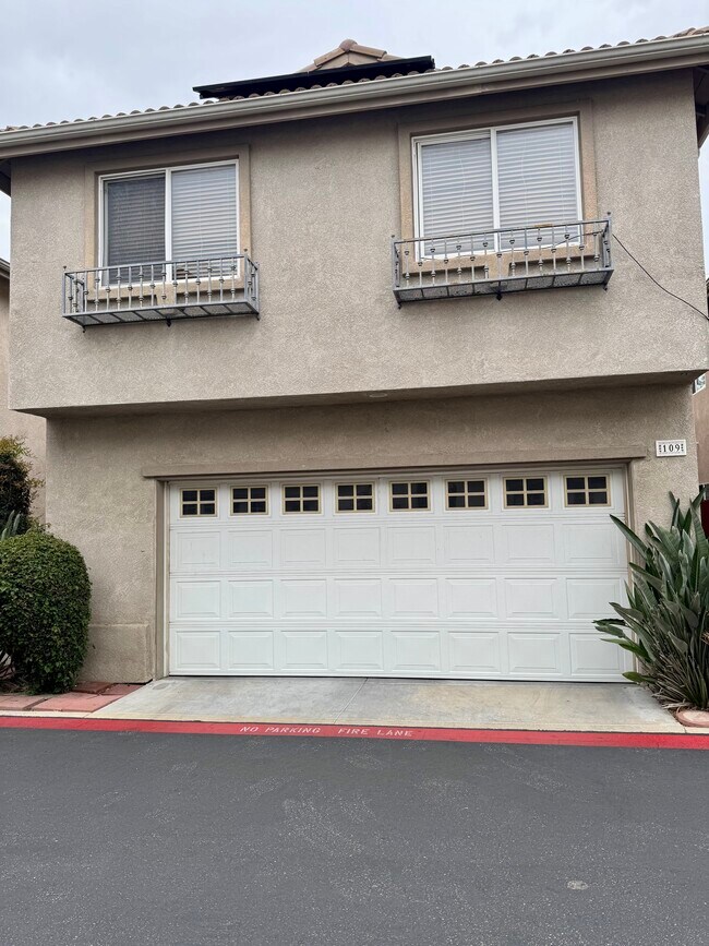 Building Photo - 8554 Burnet Ave