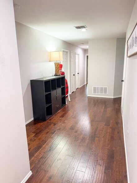 Building Photo - 12642 Forest Lawn Rd