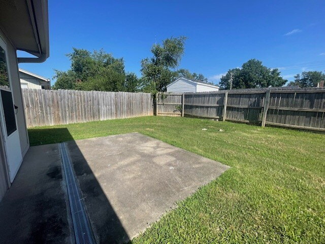 Building Photo - "Spacious 3-Bed, 2-Bath Duplex Retreat in ...