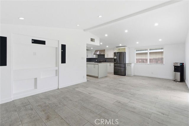 Building Photo - 20547 Kittridge St