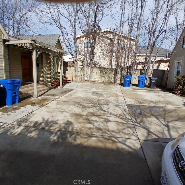 Building Photo - 5717 Case Ave