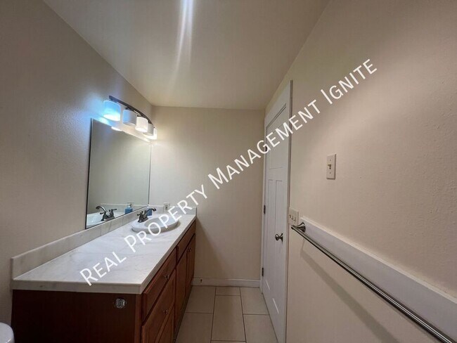Building Photo - 15964 Bull Bat Ln