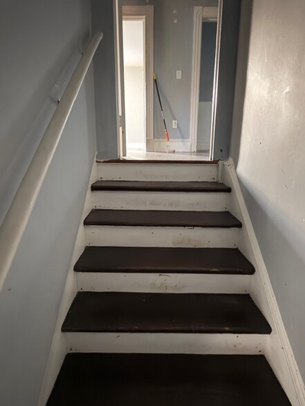 Building Photo - 269 Sargeant St