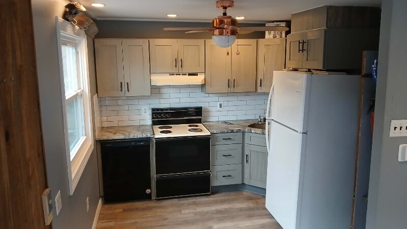 Building Photo - 260 Wisteria Ave