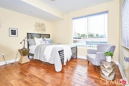 Building Photo - 412 S Wilton Pl