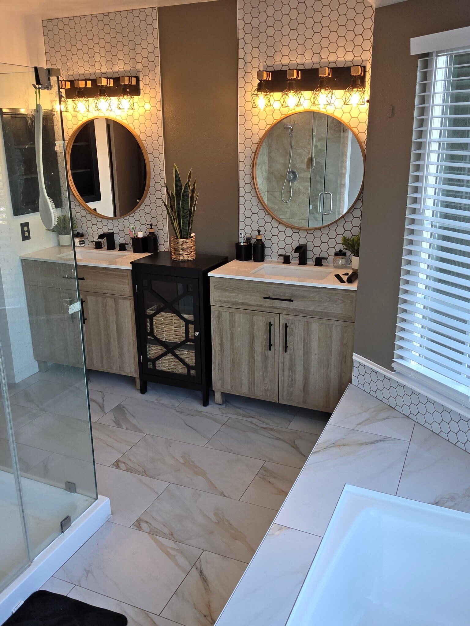 Building Photo - 22 Ridge Crest Cir