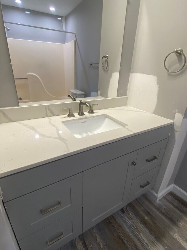 Building Photo - 2 Bedroom Rental in Emmaus!