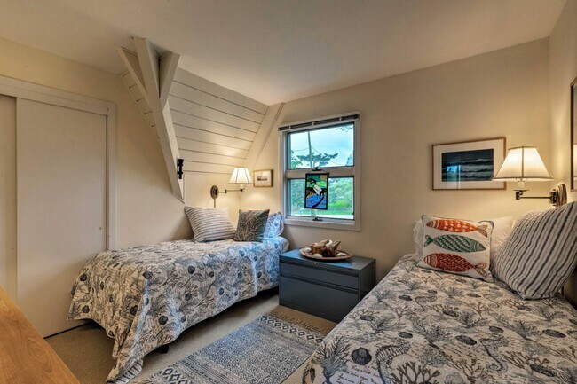 Building Photo - 56 Far Pond Rd