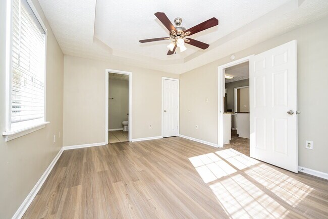 Building Photo - 270 Lazy Hollow Ln