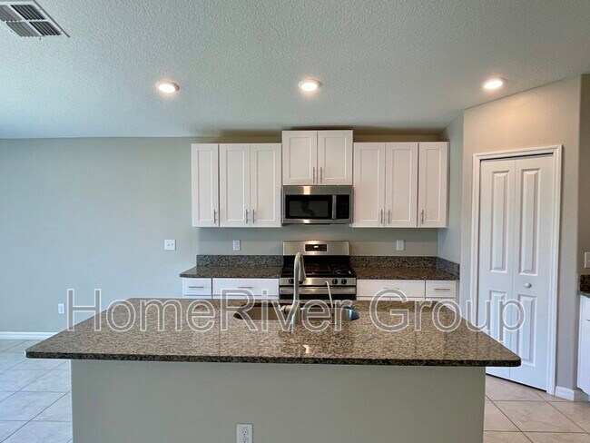 Building Photo - 10411 Alder Green Dr