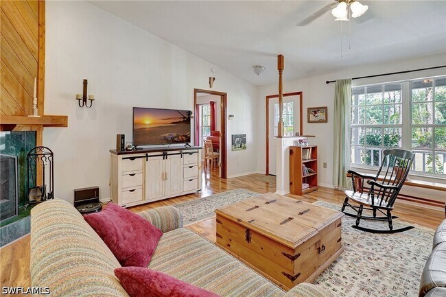 Building Photo - 3520 2nd Ave NE