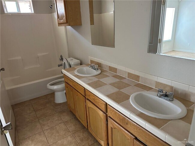 Building Photo - 3804 Zelma St