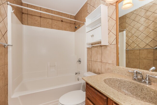 Building Photo - Spring Hill 4-Bedroom Home