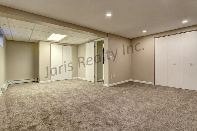 Building Photo - Charming Cul-De-Sac Home Near Downtown Castle Rock. Fantastic Fenced Backyard!