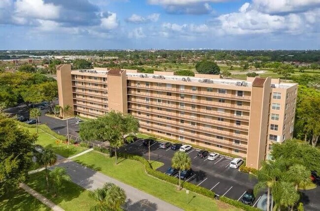 Building Photo - 4570 NW 18th Ave