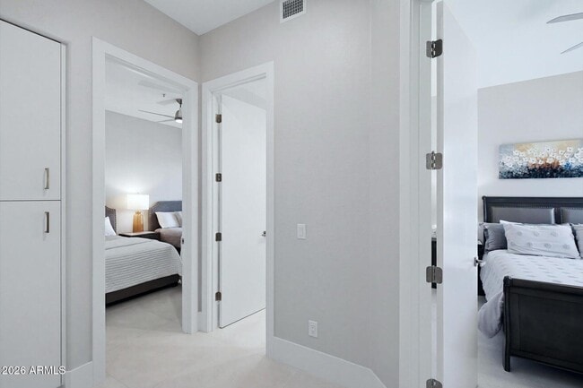 Building Photo - 6461 E Crested Saguaro Ln
