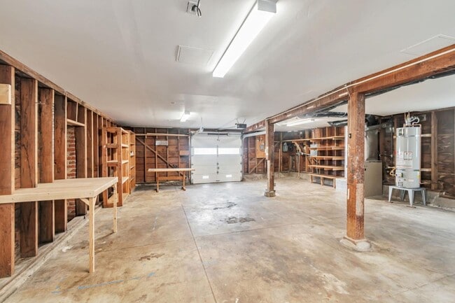 Building Photo - 2356 33rd Ave