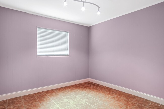 Building Photo - 3bd 2.5ba HOME FOR RENT! With Bonus Space!