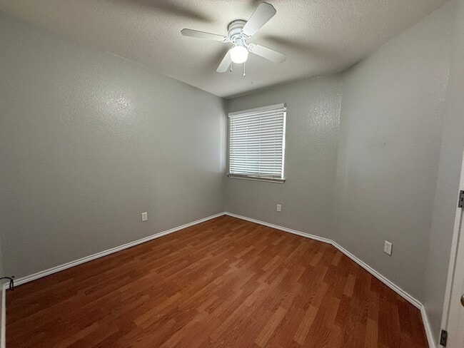 Building Photo - 2718 Blackburn Dr