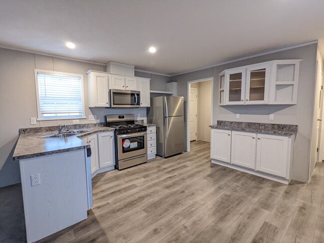 Primary Photo - 677 Oregon St