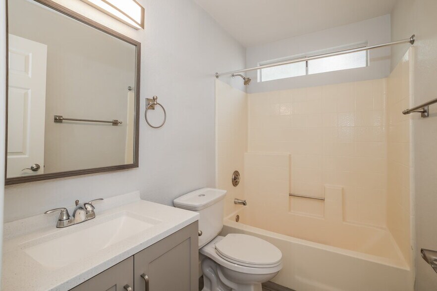 Building Photo - 1333 N Higley Rd