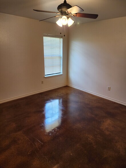 Building Photo - 13372 Country Meadow Ln